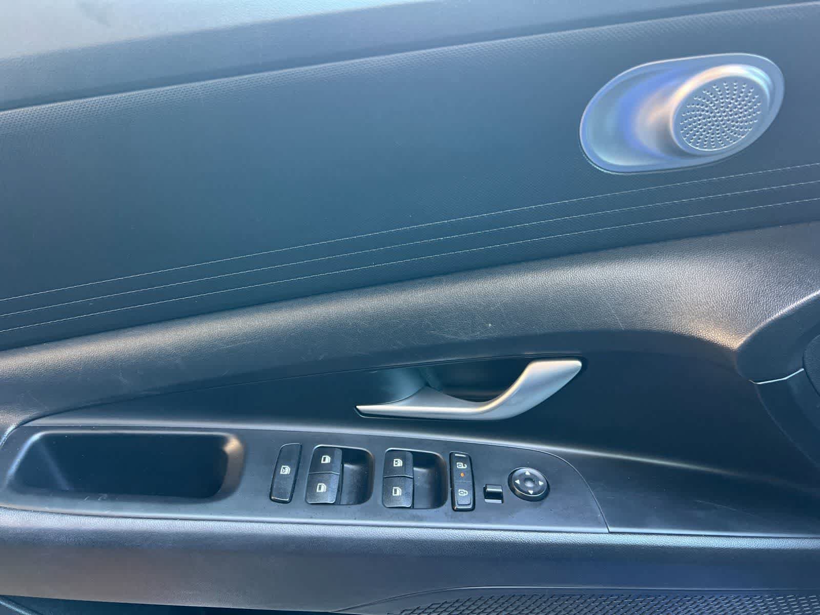 Used 2024 Hyundai Elantra SEL FWD image 13