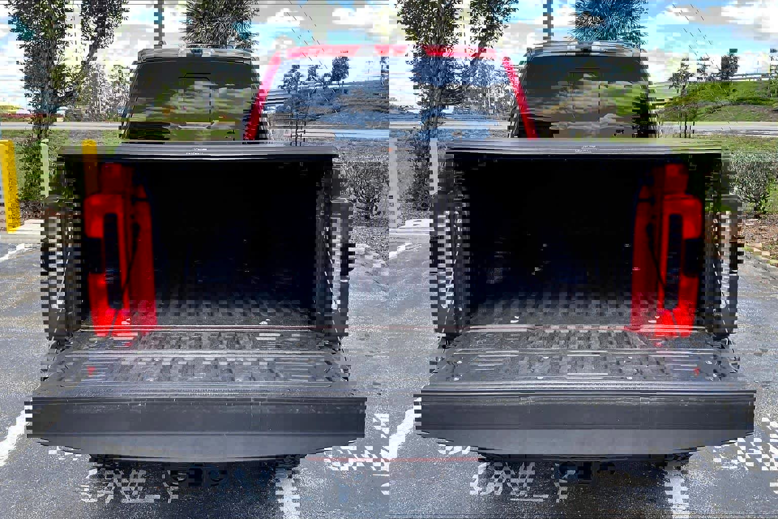 Used 2024 Ford F250 Lariat w/ Tremor Off-Road Package image 34