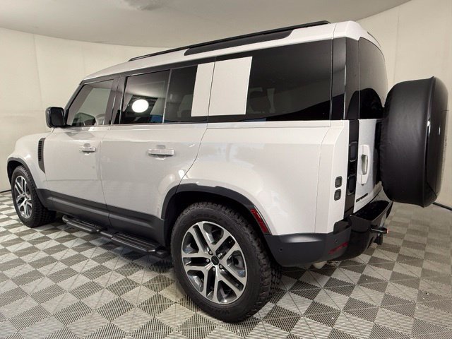 New 2026 Land Rover Defender 110 S AWD/4WD image 4