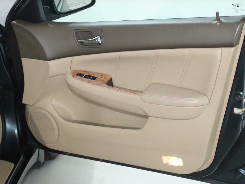 Used 2004 Honda Accord EX image 30