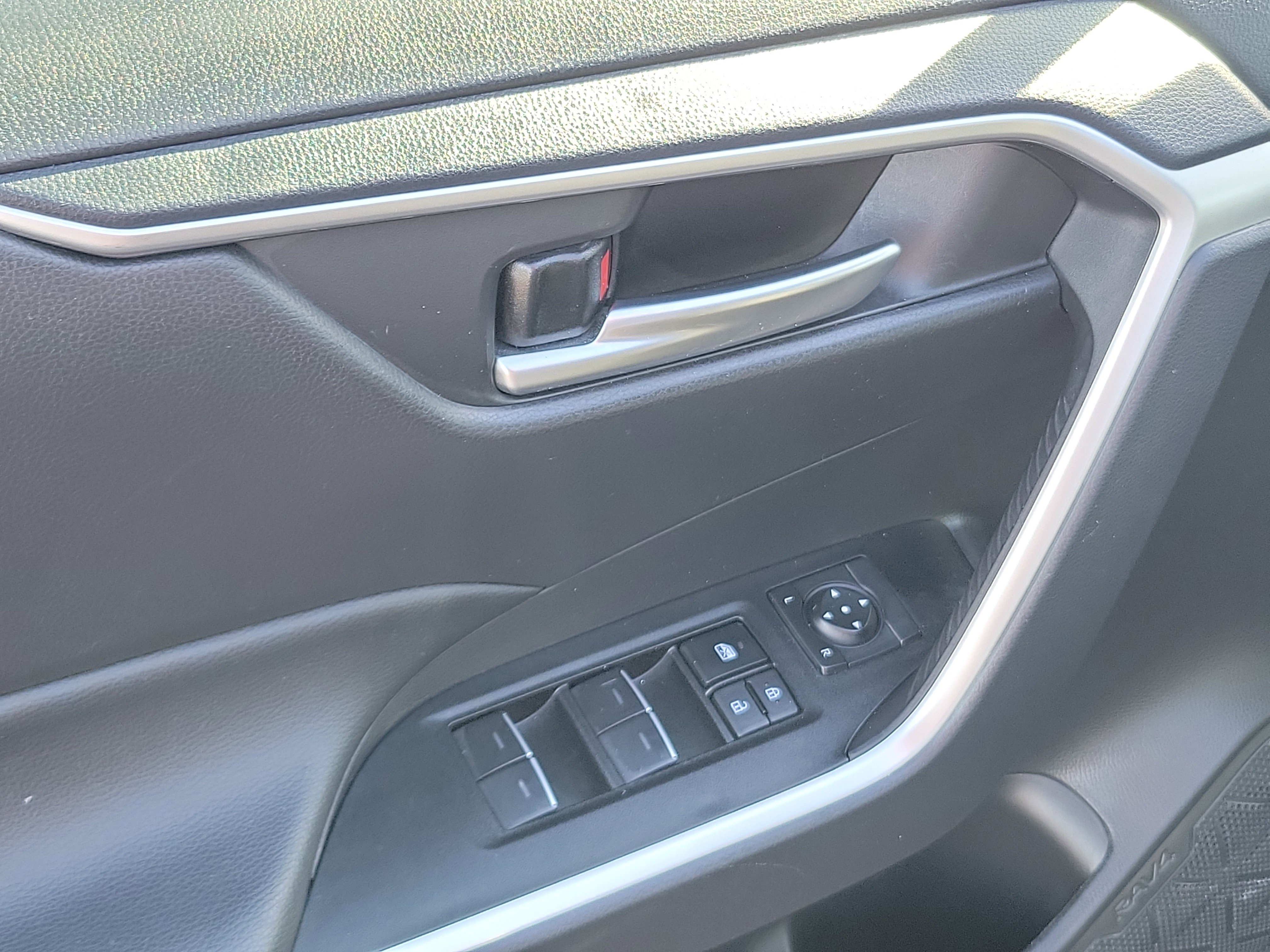 Certified 2025 Toyota RAV4 XLE image 20