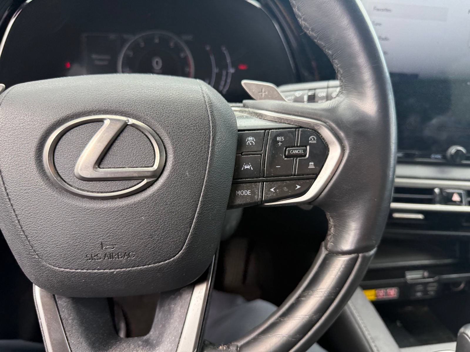 Used 2023 Lexus RX 350 Premium w/ Accessory Package AWD/4WD image 20