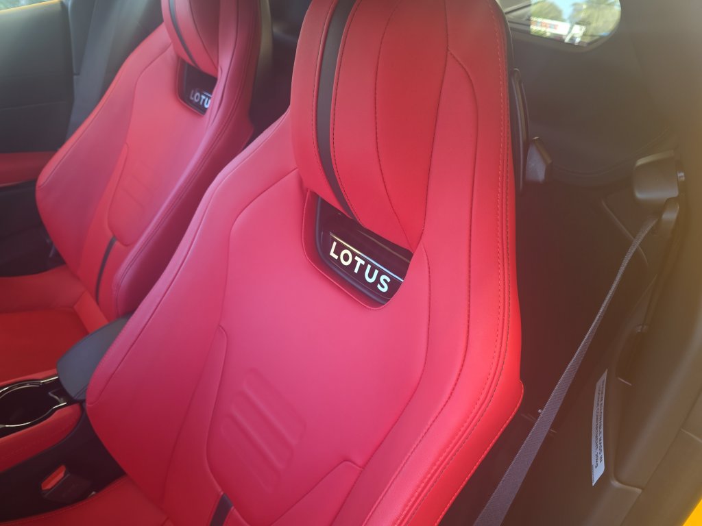 Used 2025 Lotus Emira RWD image 30