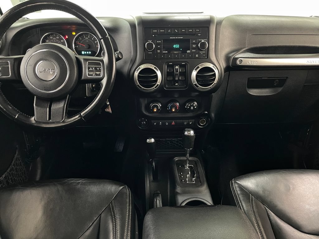 Used 2016 Jeep Wrangler Unlimited Sahara AWD/4WD image 2