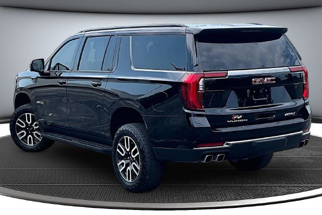 Used 2025 GMC Yukon XL AT4 AWD/4WD image 4