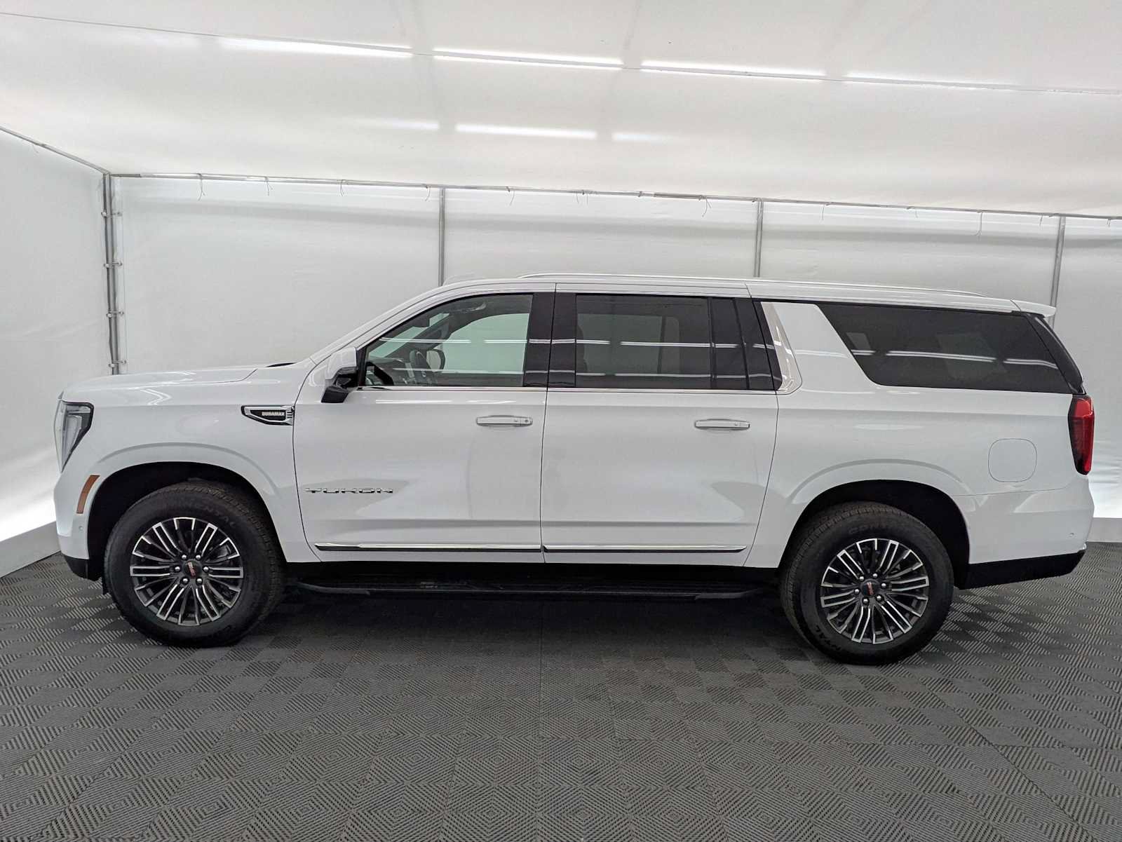 Used 2026 GMC Yukon XL Elevation AWD/4WD image 3