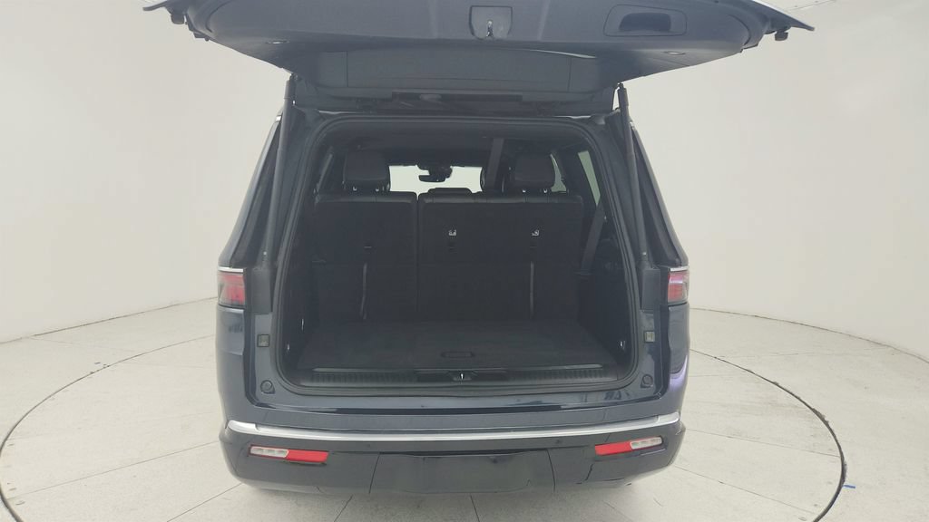 Used 2024 Jeep Wagoneer Series II w/ Flexible Seating Group RWD image 35