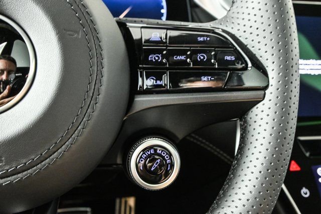 New 2025 Maserati Grecale Trofeo image 16