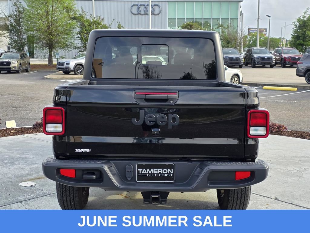 Used 2024 Jeep Gladiator Sport AWD/4WD image 3