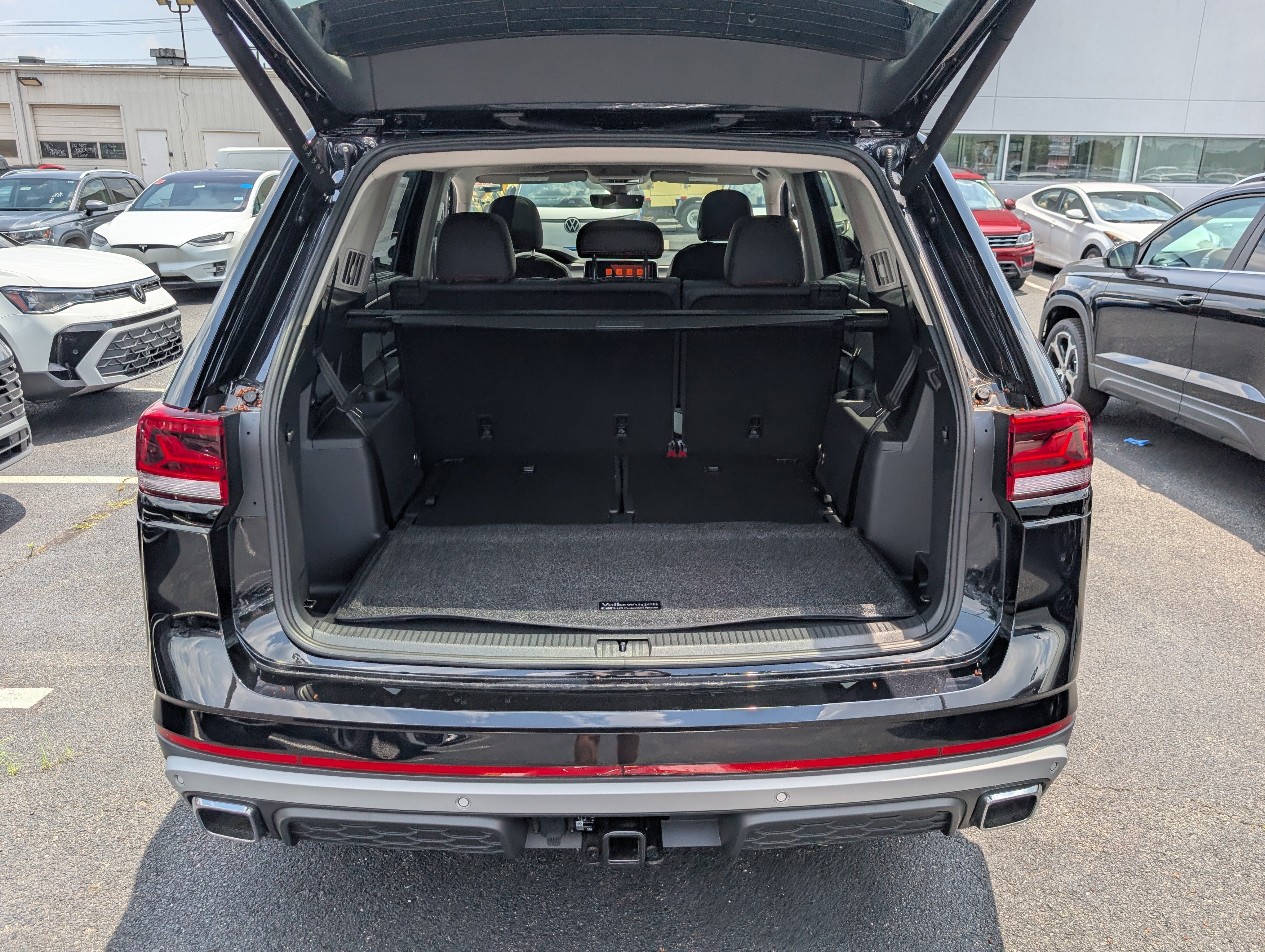 New 2026 Volkswagen Atlas Peak Edition AWD/4WD image 12