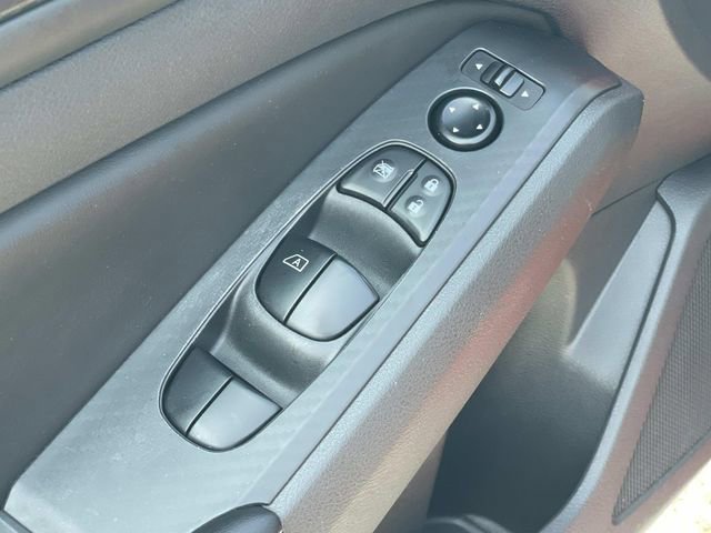 Used 2025 Nissan Altima 2.5 SV FWD image 16