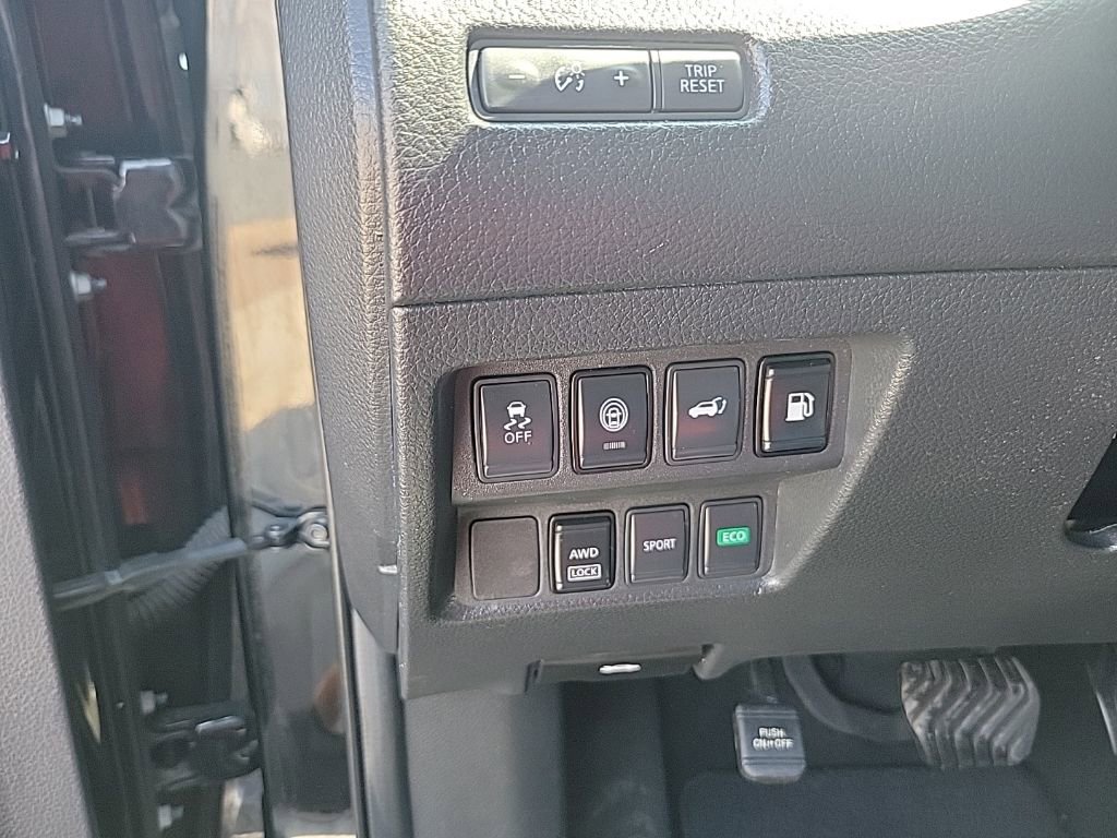 Used 2019 Nissan Rogue SV image 21