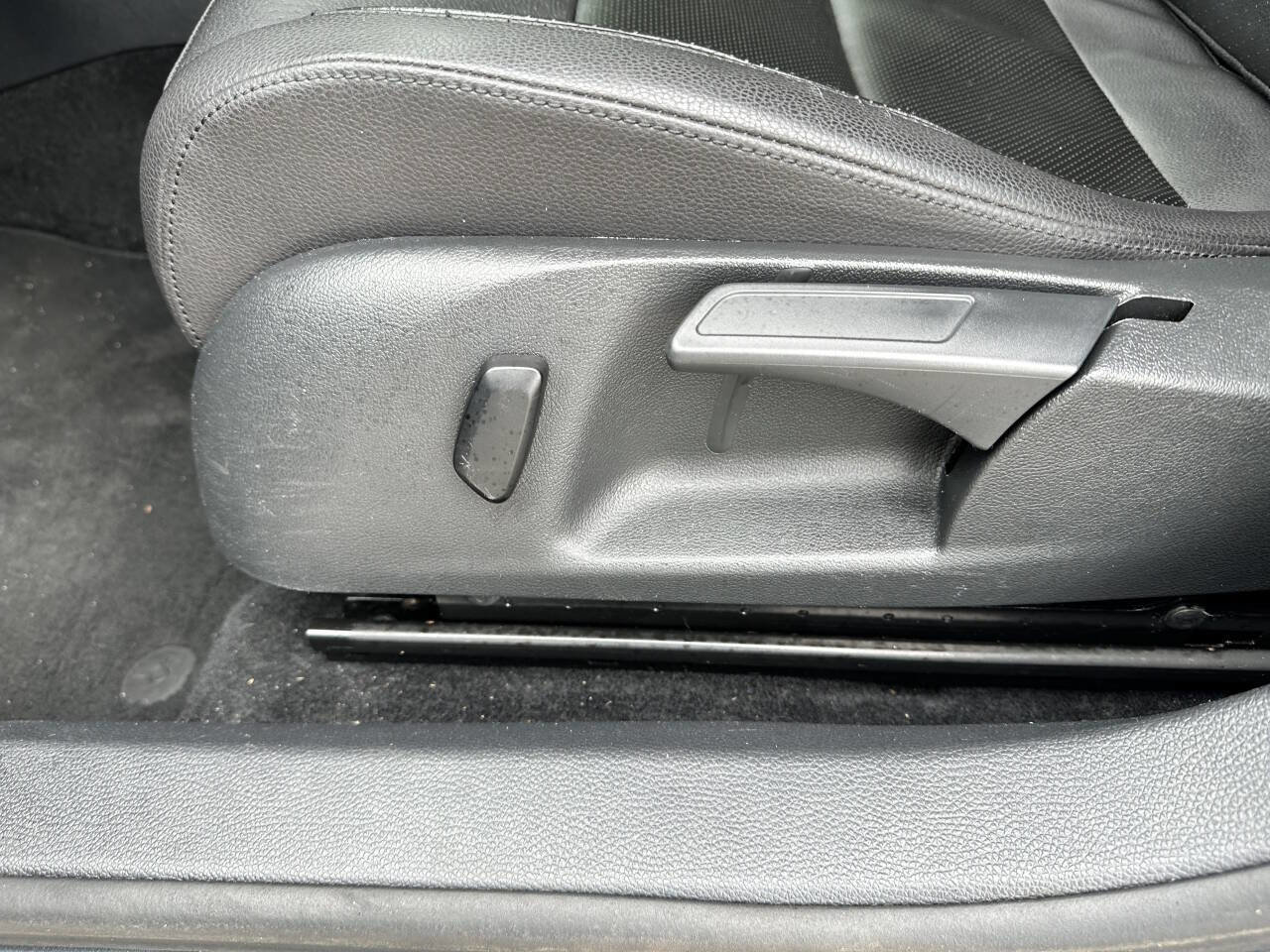 Used 2010 Volkswagen Jetta TDI image 5