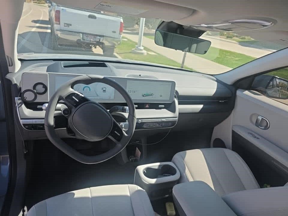 Used 2024 Hyundai Ioniq 5 Limited AWD/4WD image 2