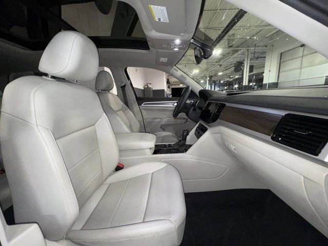 Used 2022 Volkswagen Atlas SE w/ Panoramic Sunroof Package AWD/4WD image 13