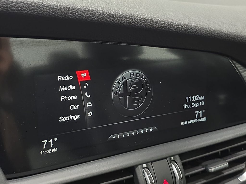 Used 2019 Alfa Romeo Giulia AWD image 16