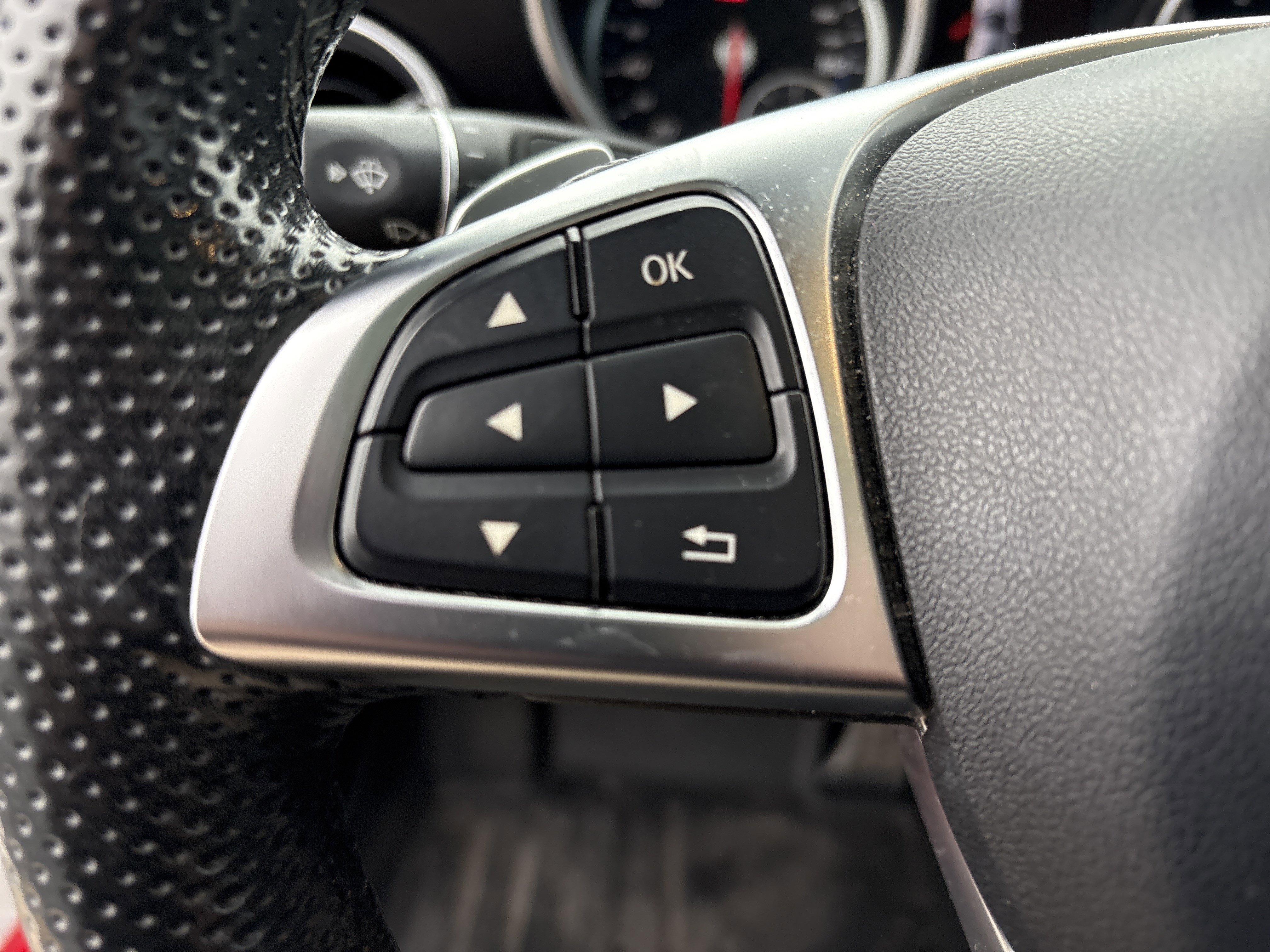 Used 2017 Mercedes-Benz SLC 300 image 19