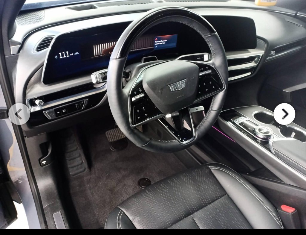 Used 2024 Cadillac Lyriq Luxury w/ LPO, Floor Liner Package image 8