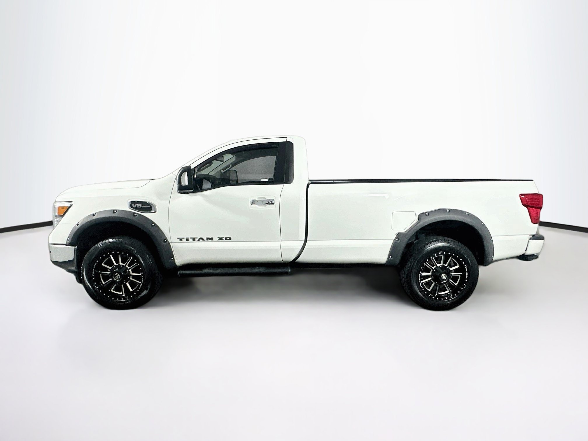 Used 2018 Nissan Titan SV w/ SV Convenience Package AWD/4WD image 4