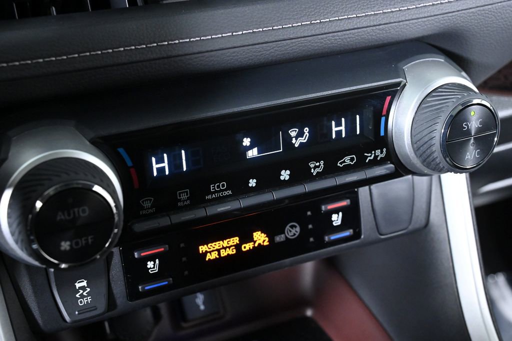 Used 2022 Toyota RAV4 Limited image 17