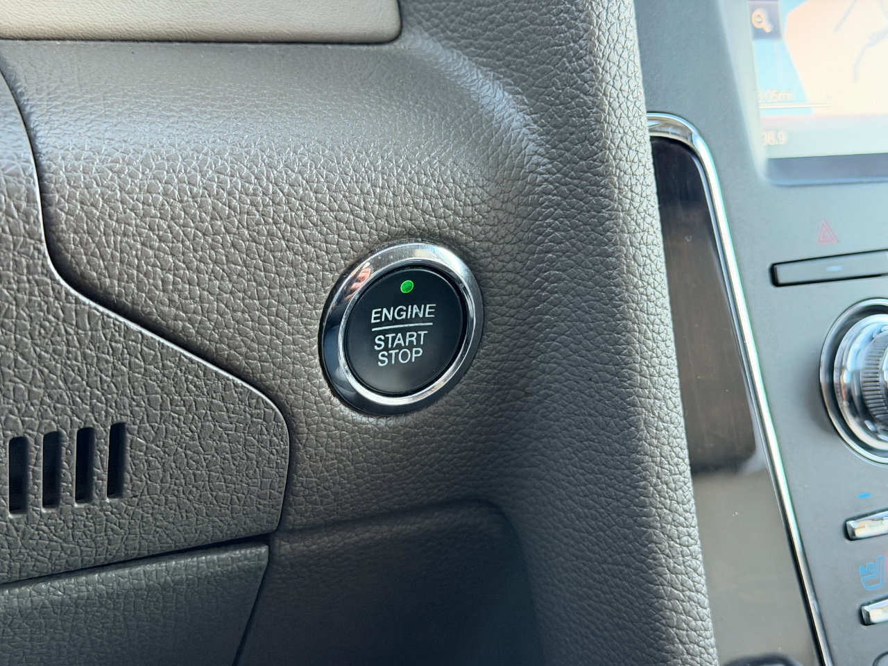 Used 2015 Lincoln Navigator L 4WD image 20