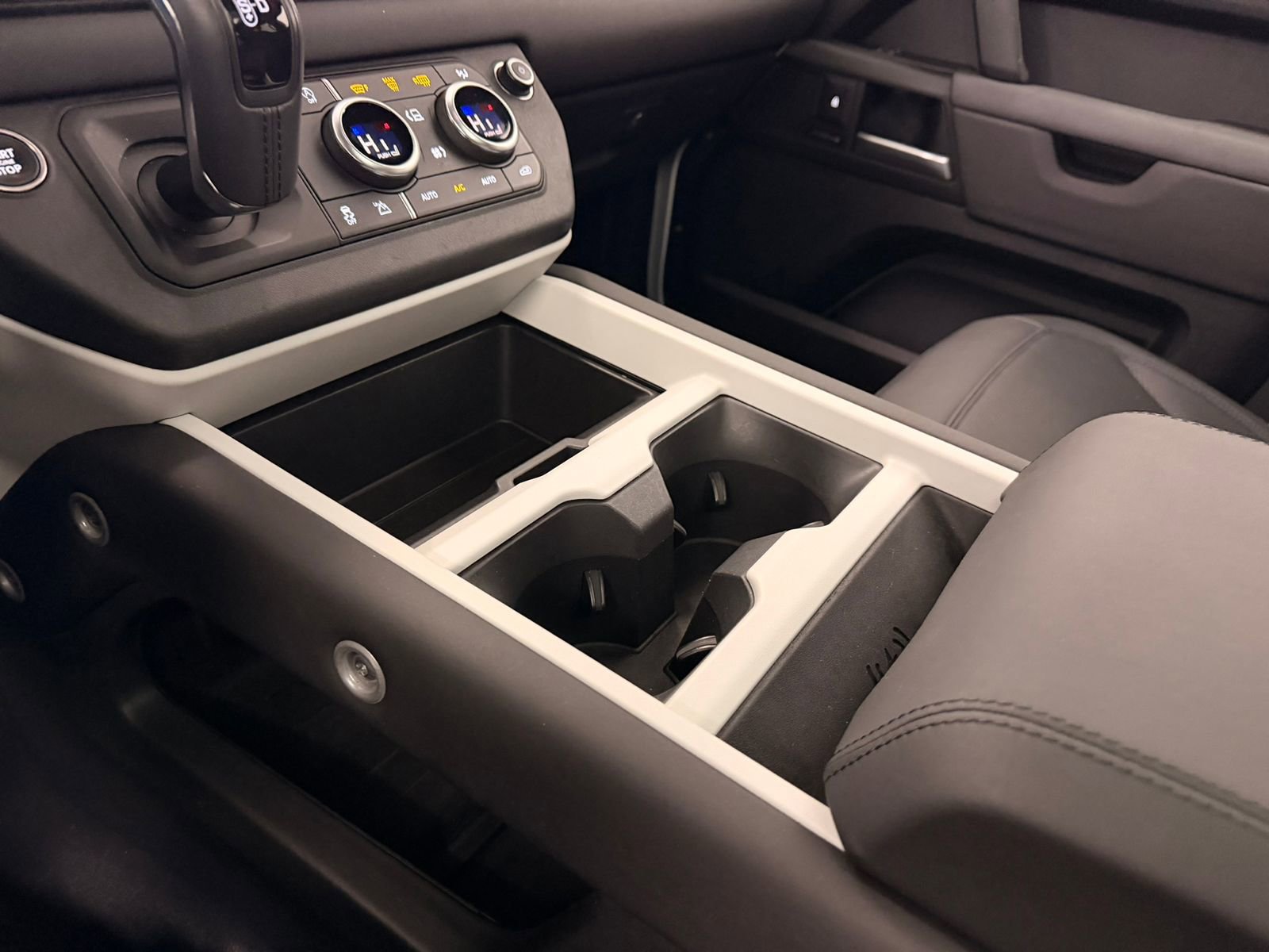 Used 2025 Land Rover Defender 110 S AWD/4WD image 29