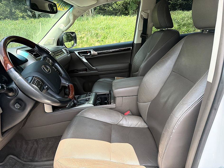Used 2015 Lexus GX 460 w/ Premium Package AWD/4WD image 11
