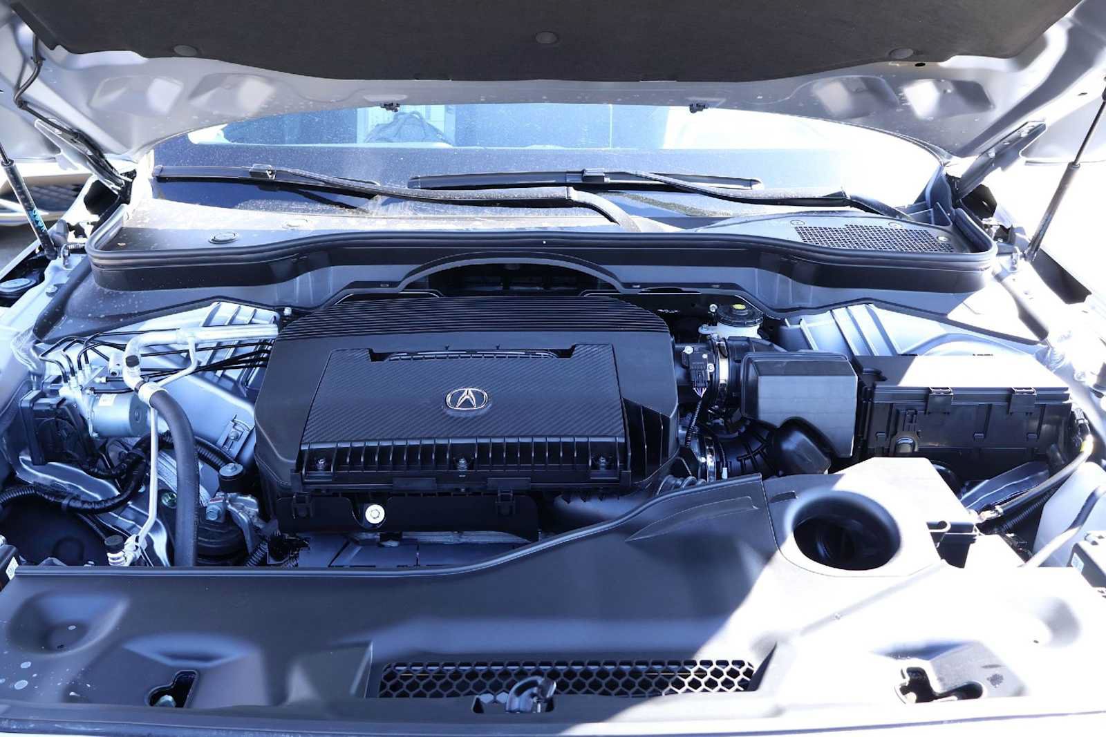 Certified 2026 Acura MDX w/ Technology Package FWD image 9