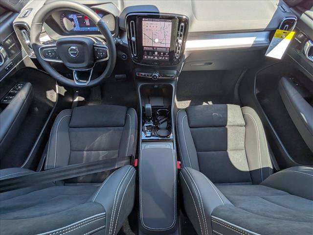 New 2026 Volvo XC40 B5 Ultra w/ Protection Package Premier AWD/4WD image 16