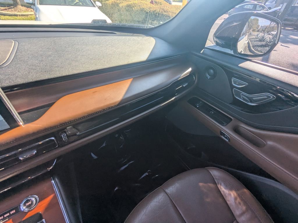 Used 2021 Lincoln Aviator Reserve w/ Equipment Group 201A image 4