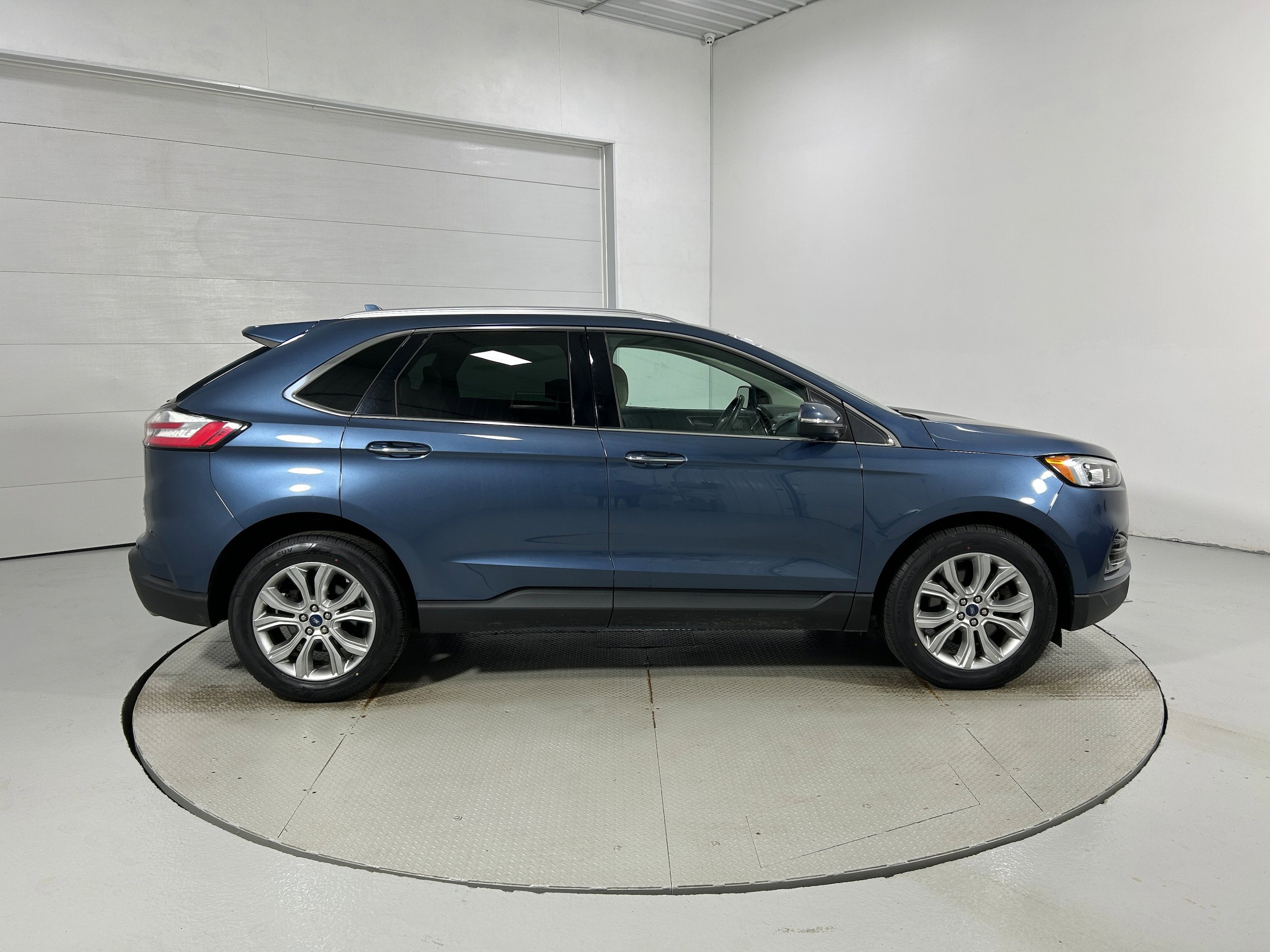 Used 2019 Ford Edge Titanium w/ Cold Weather Package AWD/4WD image 35