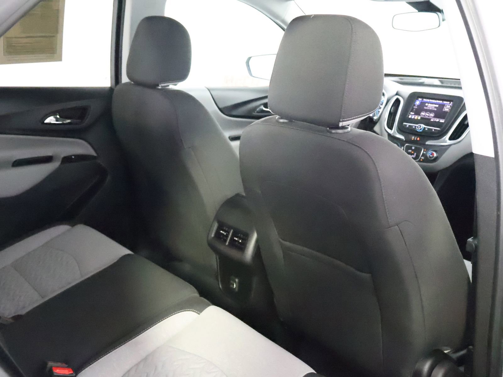 Used 2022 Chevrolet Equinox LS w/ LS Convenience Package FWD image 47