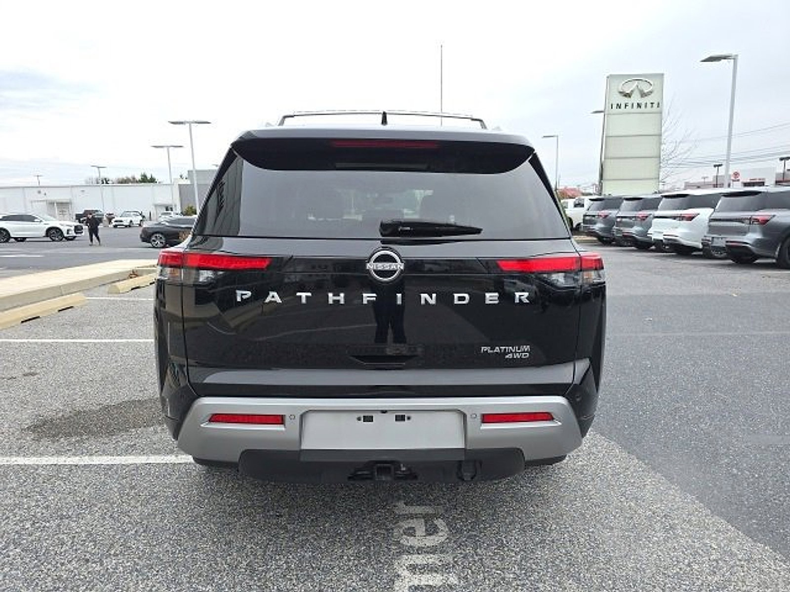 Used 2023 Nissan Pathfinder Platinum w/ Cargo Package image 6