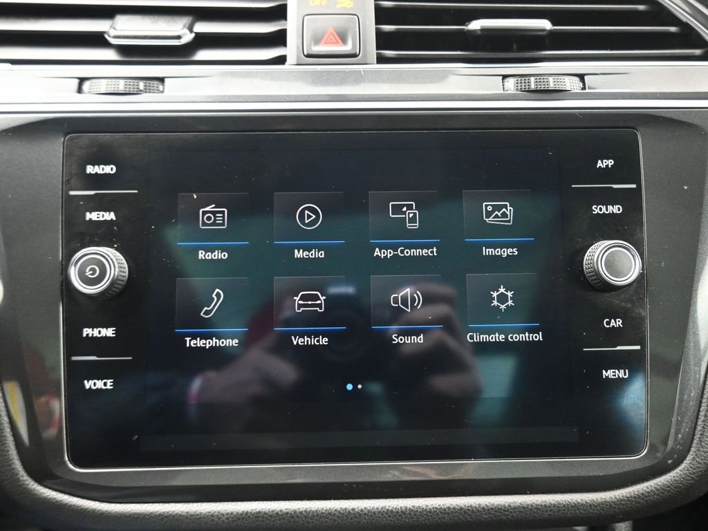Used 2019 Volkswagen Tiguan SE AWD/4WD image 17