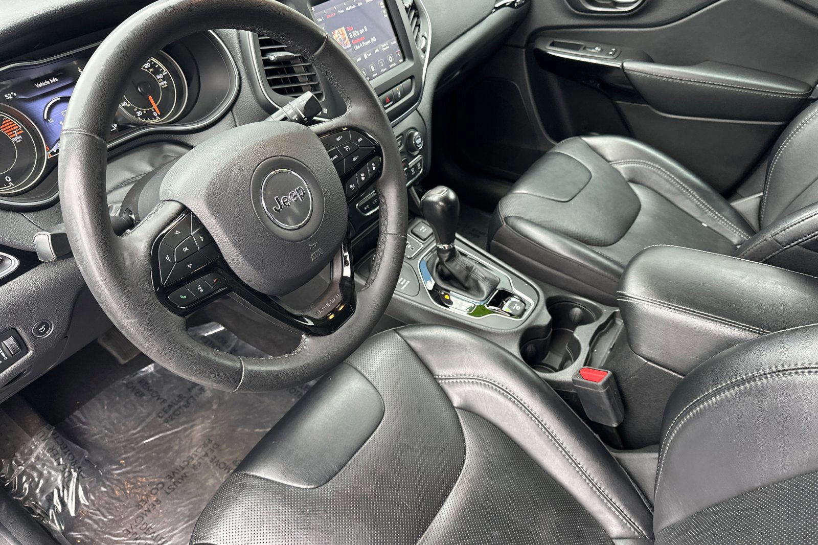 Used 2023 Jeep Cherokee Altitude Lux image 10