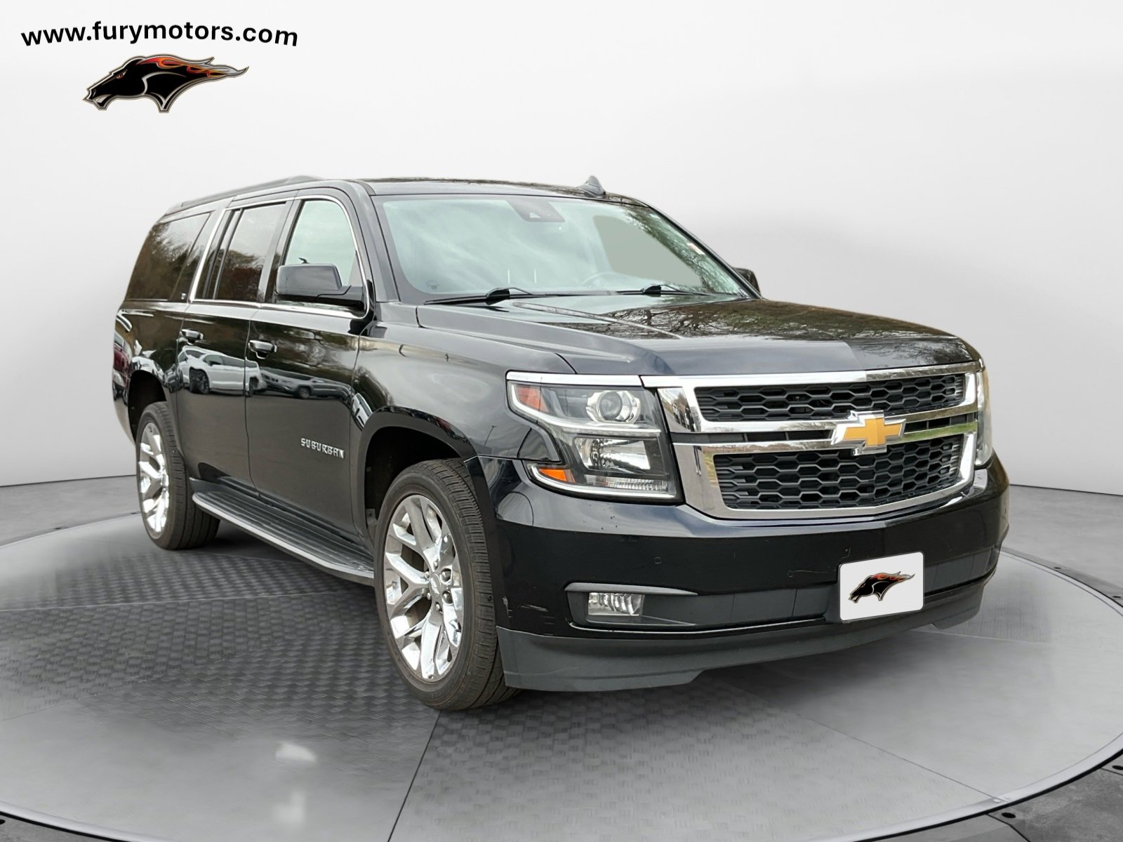 Used 2018 Chevrolet Suburban LT image 1