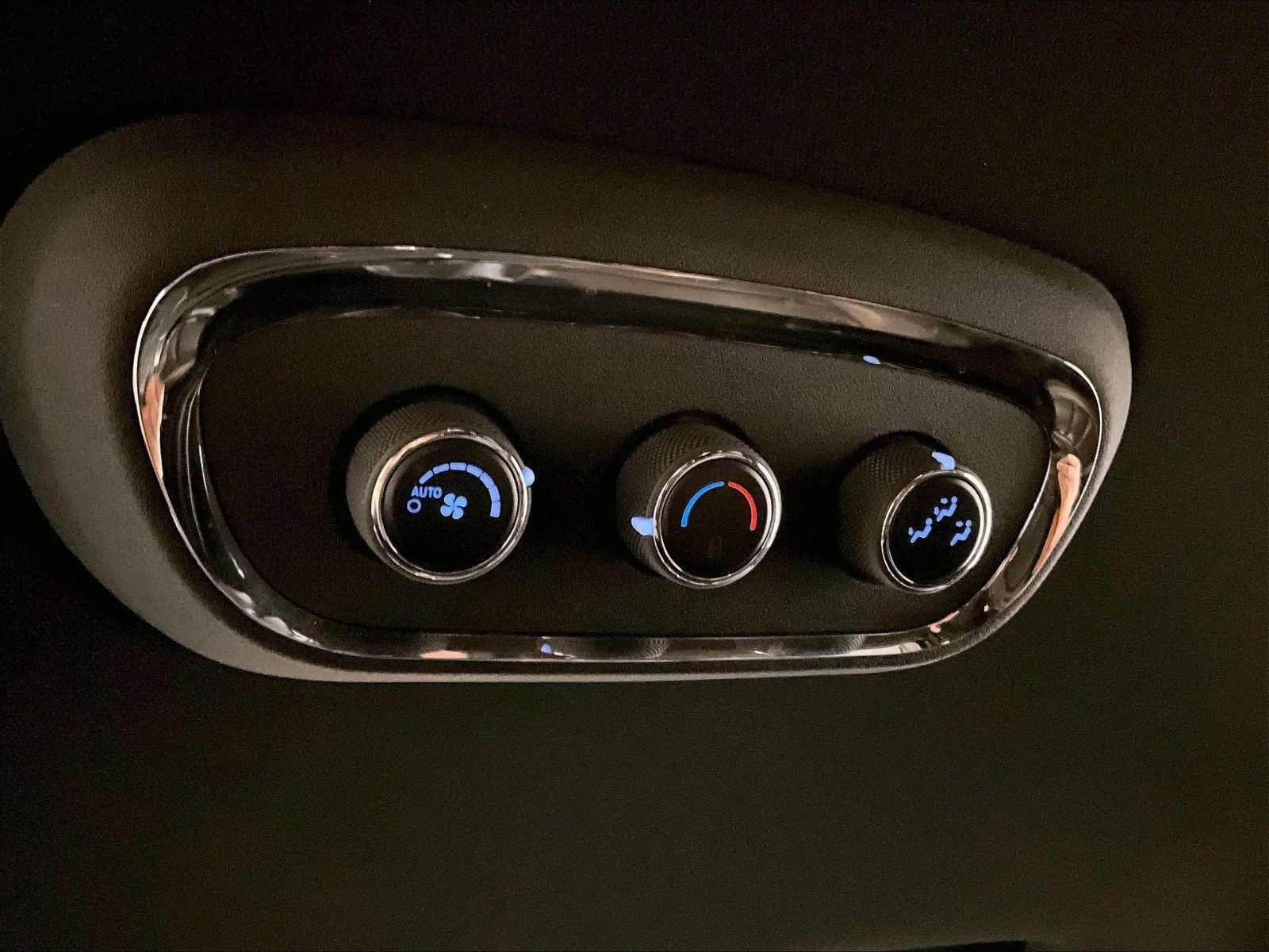 Used 2018 Dodge Durango R/T w/ Technology Group image 34