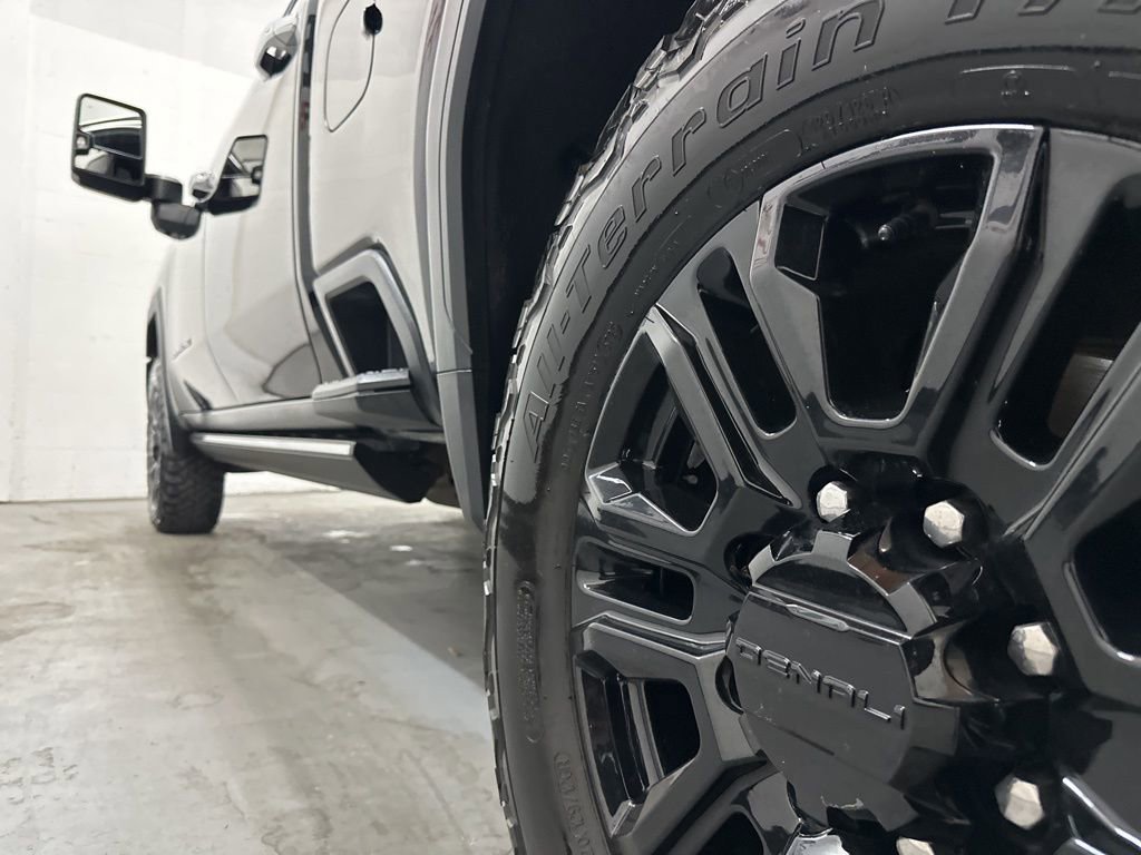 Used 2021 GMC Sierra 2500 Denali w/ Denali Black Diamond Edition image 20