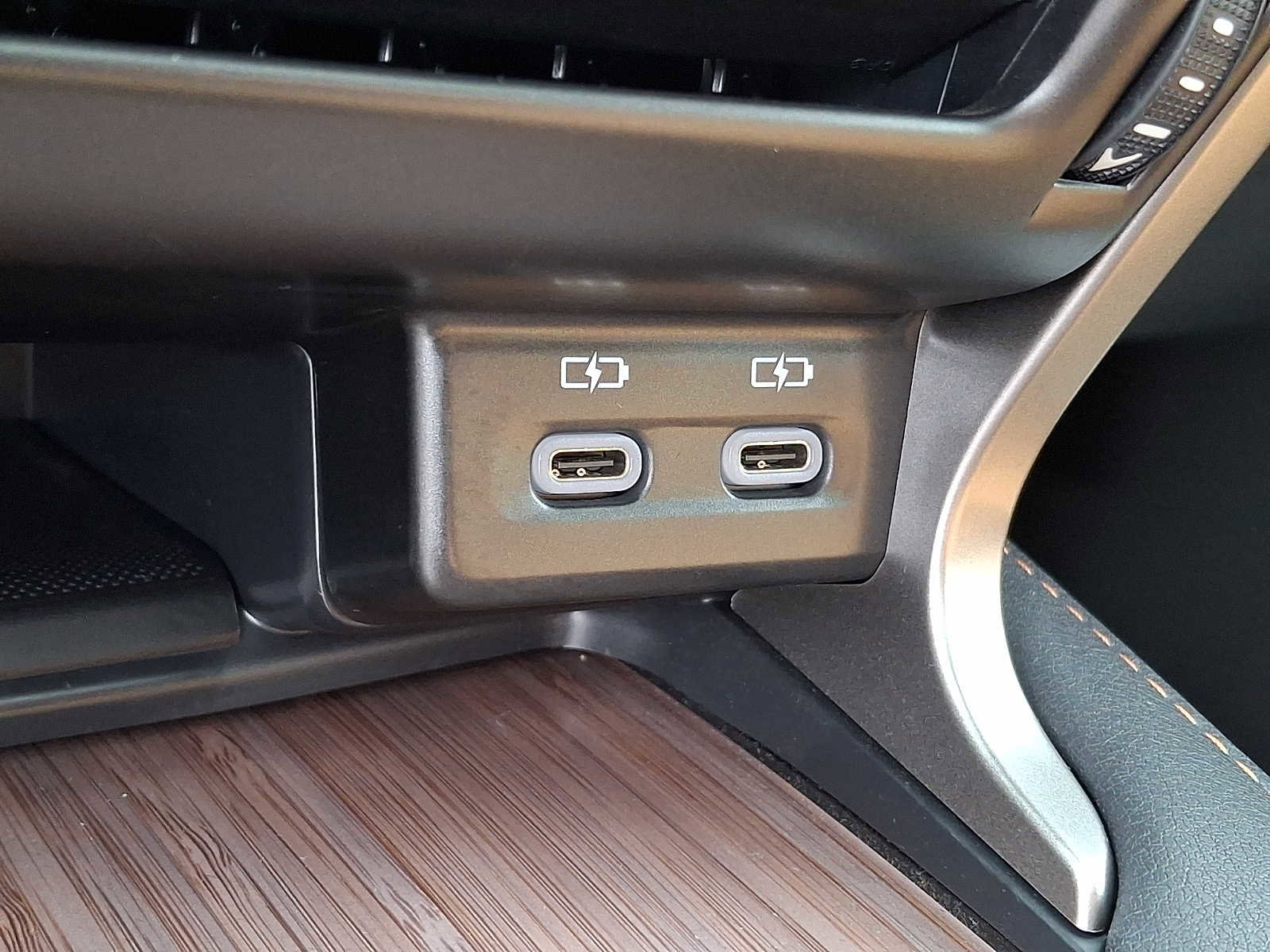 Used 2024 Lexus RX 350 Premium w/ Accessory Package (Z1) image 23