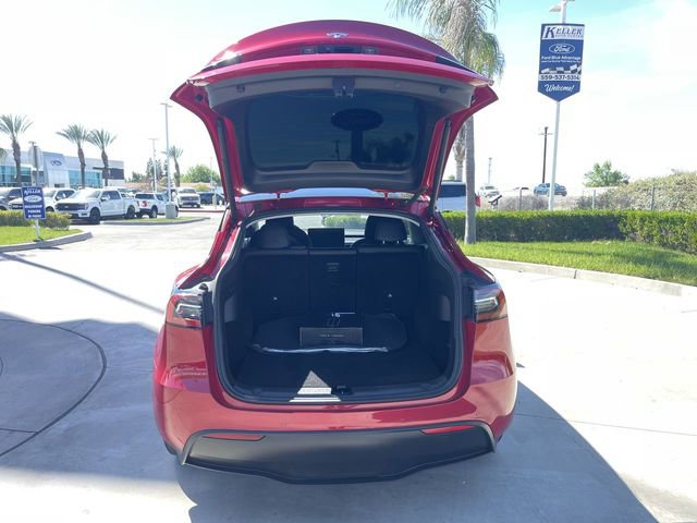 Used 2022 Tesla Model Y Long Range image 27