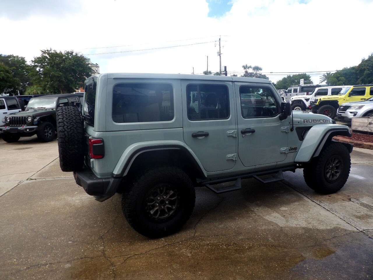 Used 2023 Jeep Wrangler Unlimited Rubicon 392 w/ Dual Top Group image 5