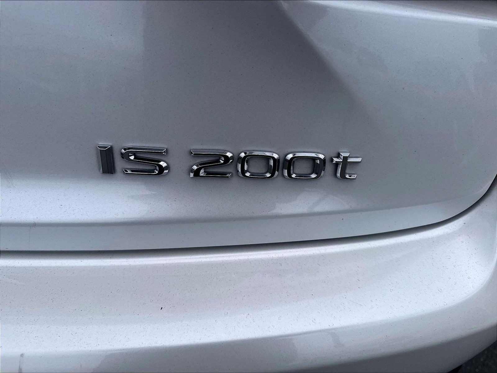 Used 2017 Lexus IS 200t RWD image 11
