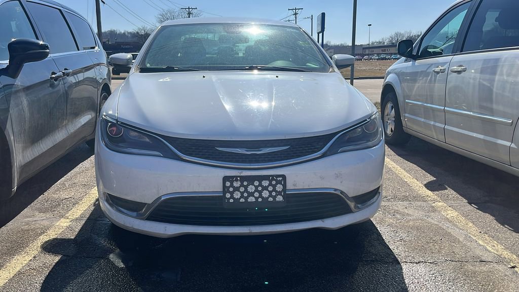 Used 2015 Chrysler 200 Limited FWD image 6