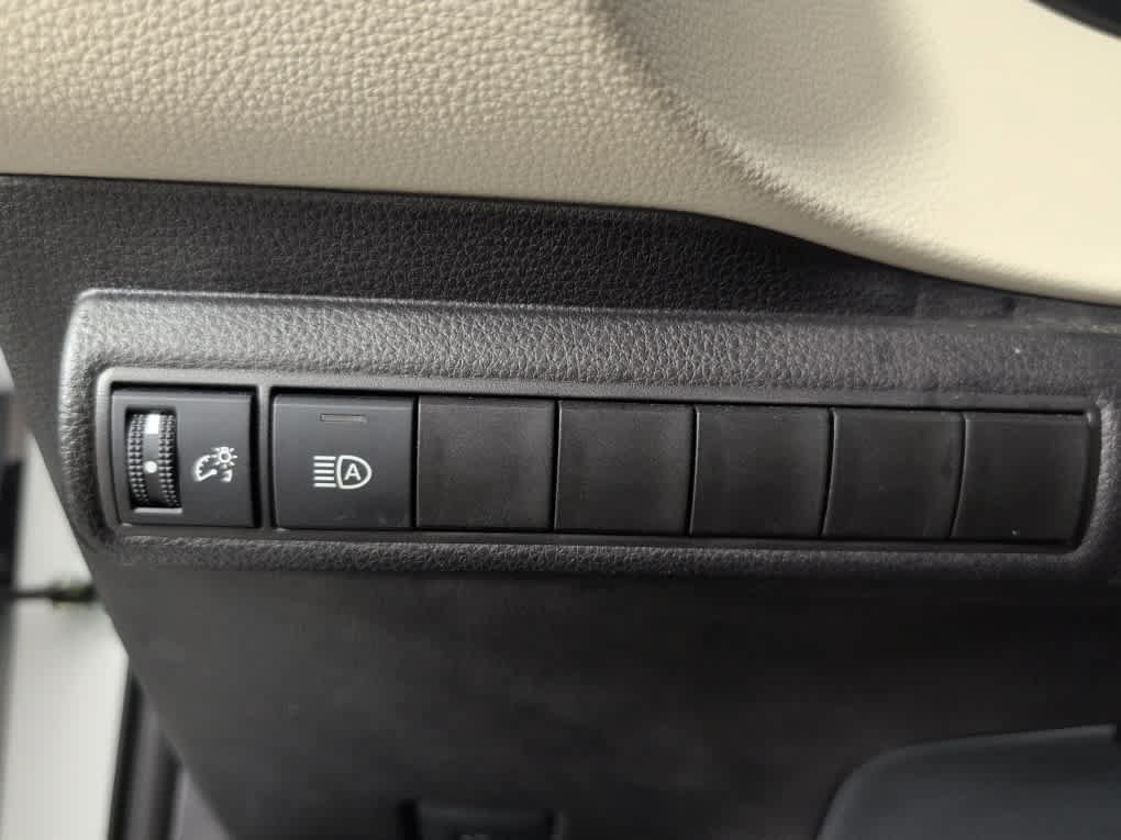 Used 2026 Toyota Corolla LE FWD image 23