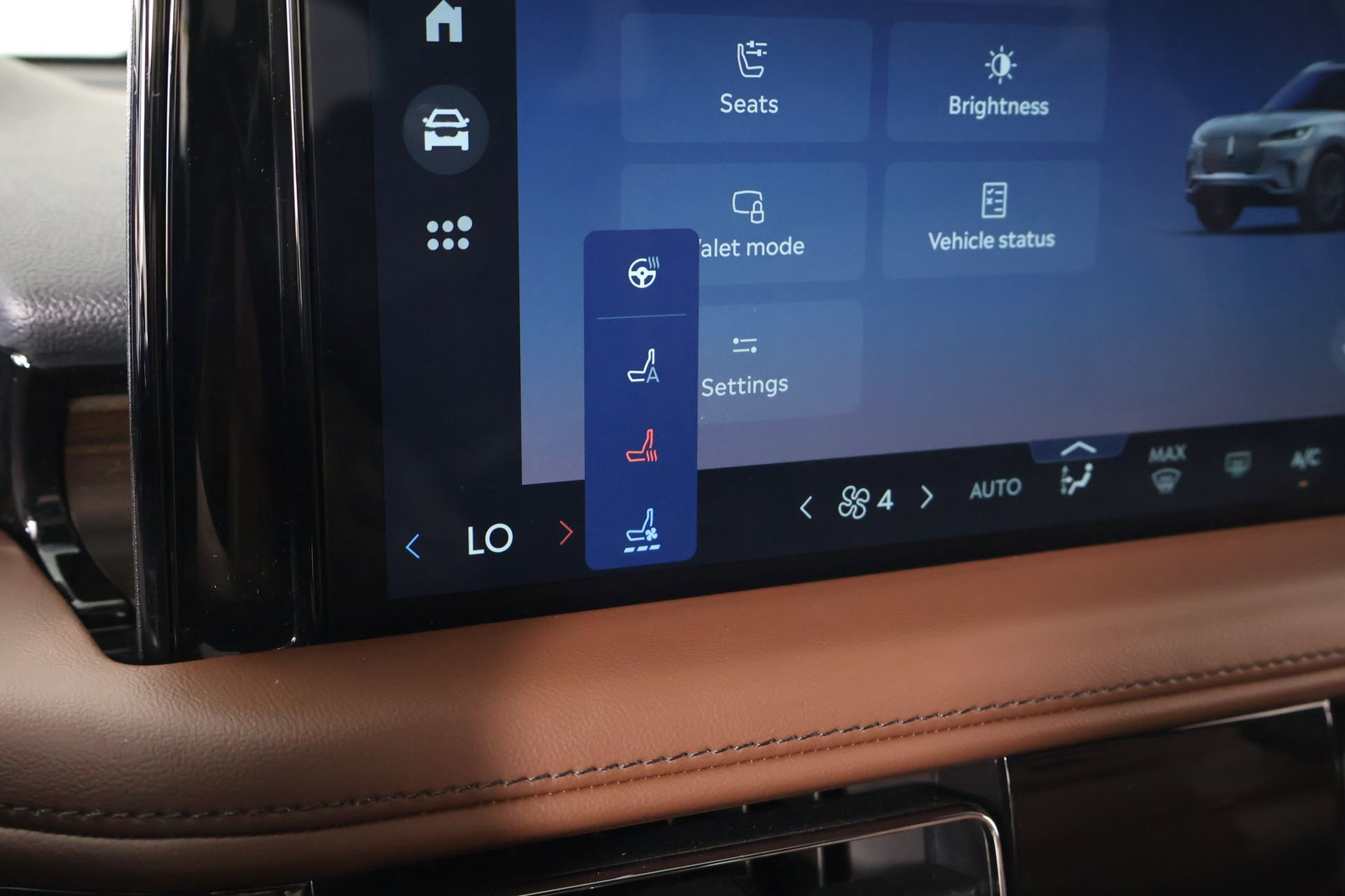 Used 2025 Lincoln Aviator Reserve w/ Equipment Group 201A AWD/4WD image 7