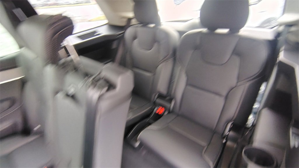 New 2026 Volvo XC90 B6 Ultra w/ Protection Package image 32