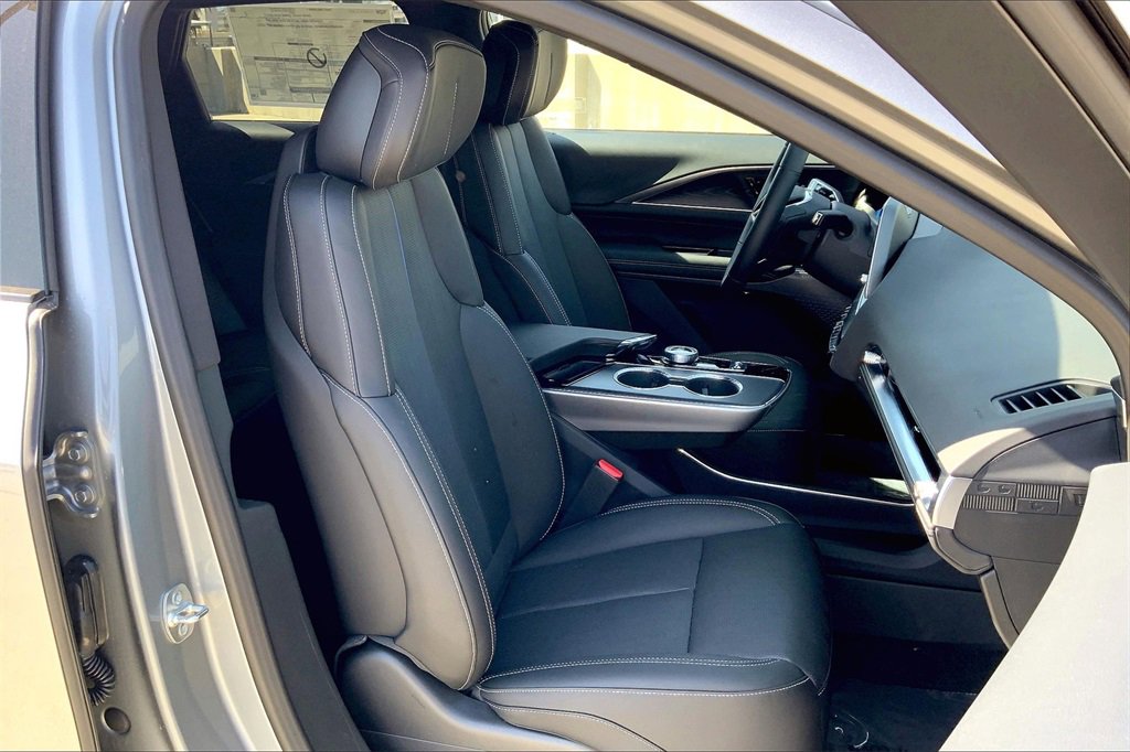 New 2025 Cadillac Lyriq Luxury image 34