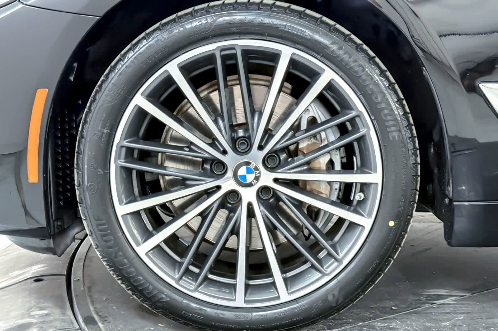 Used 2023 BMW 540i w/ Convenience Package RWD image 26