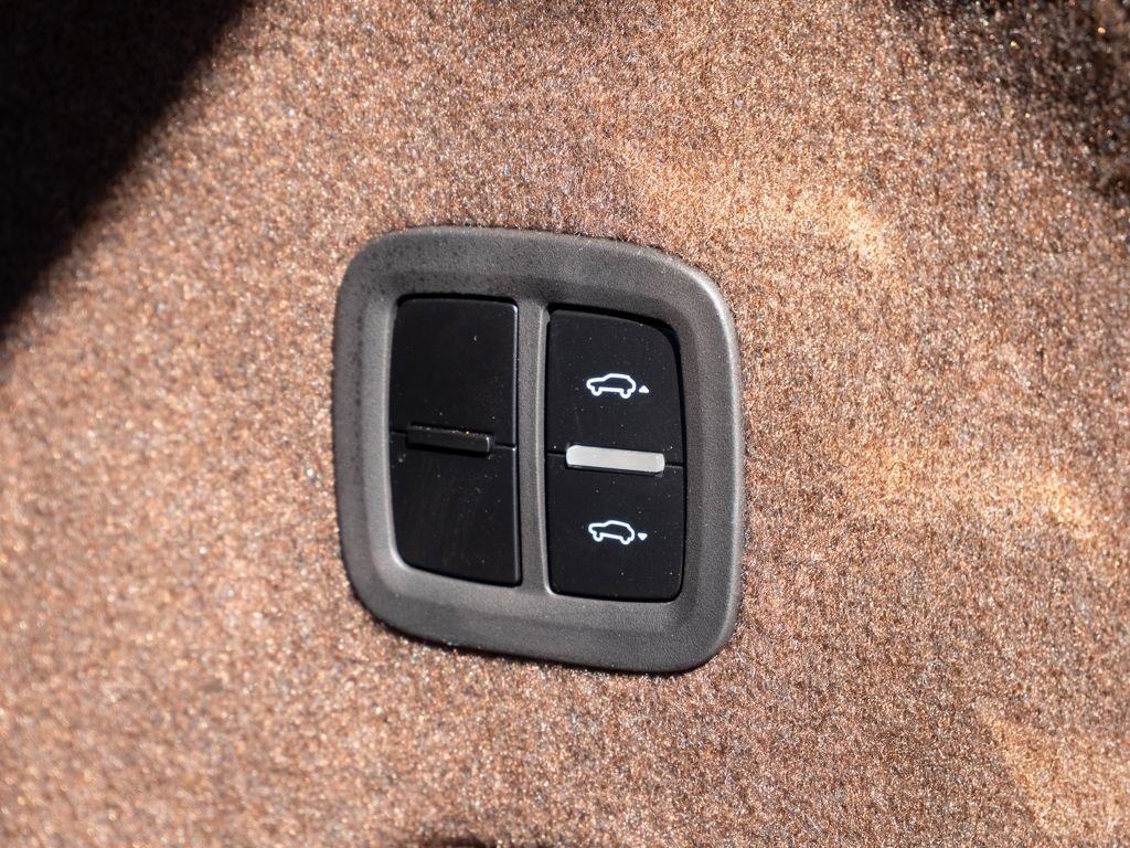Certified 2023 Porsche Cayenne Turbo AWD/4WD image 32