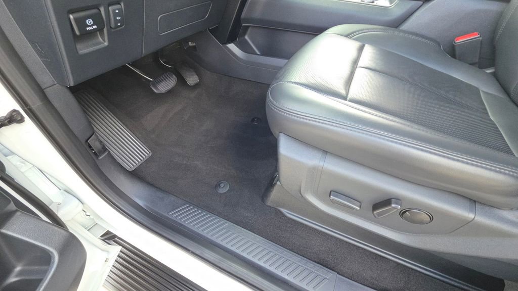 Used 2024 Ford Expedition Max XLT AWD/4WD image 25